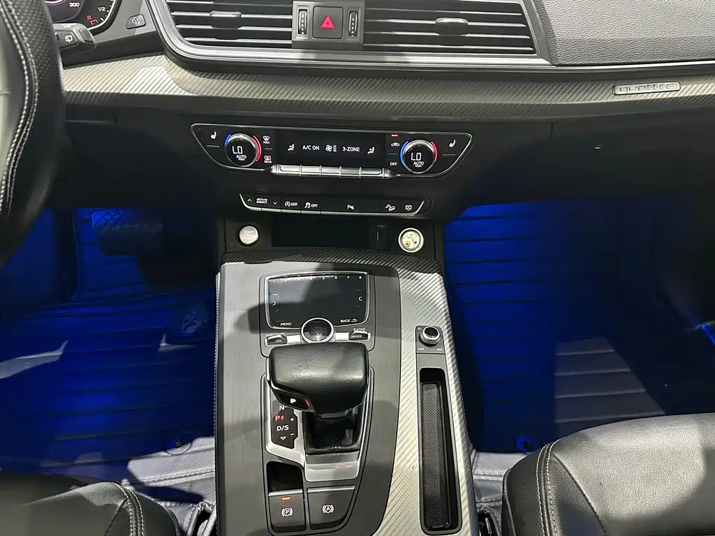 Audi Q5L 2019 — фото 15