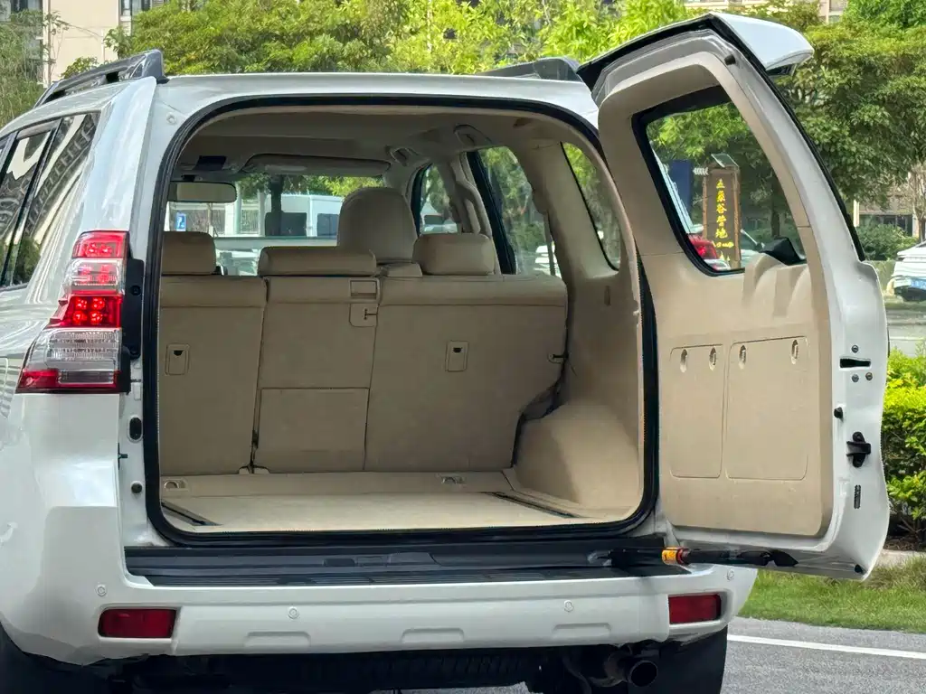 Toyota Prado 2015 — фото 10