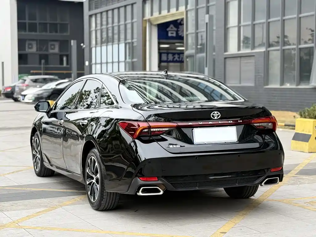 Toyota Avalon 2023 — фото 18