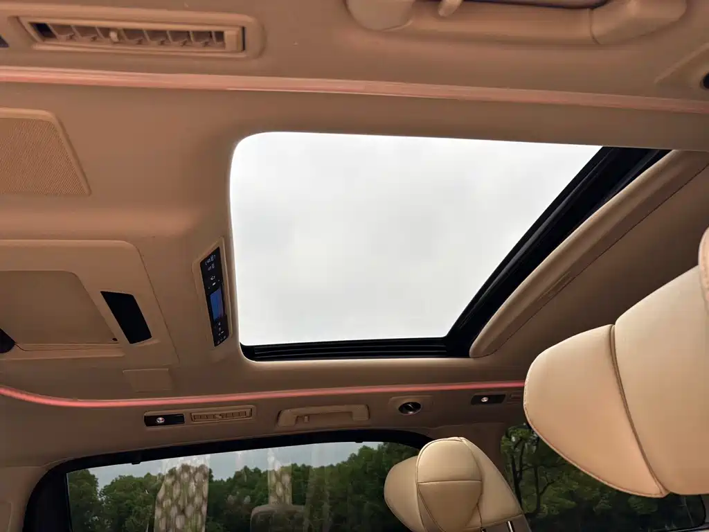 Toyota Alphard 2020 — фото 20