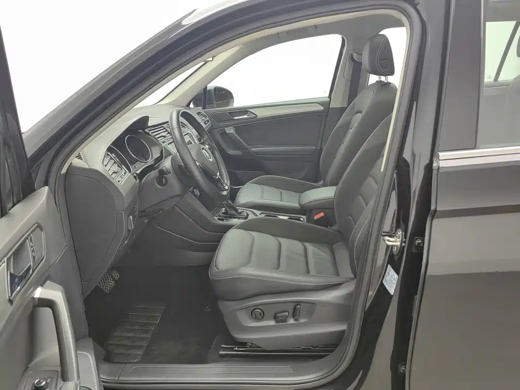 Volkswagen Tiguan L 2020 — фото 10