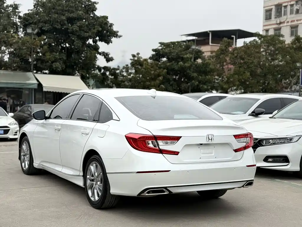 Honda Accord 2020 — фото 12