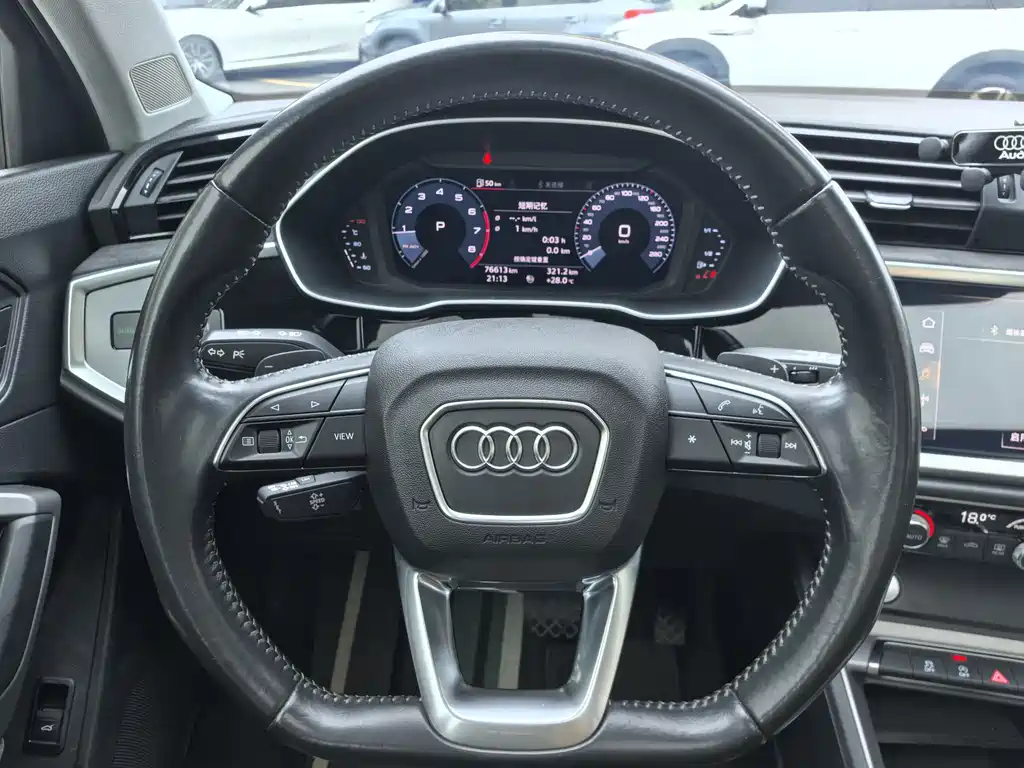Audi Q3 2020 — фото 7