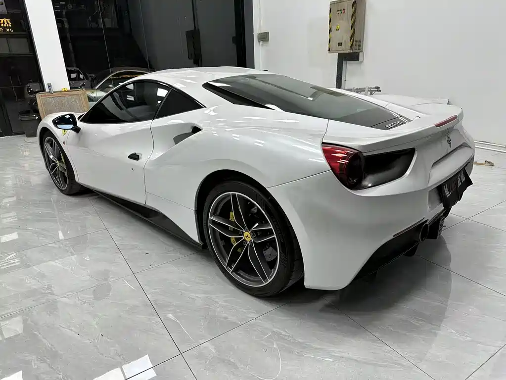 Ferrari 488 2018 — фото 5