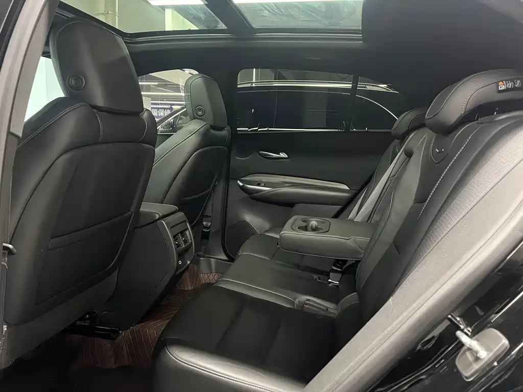 Cadillac XT4 2022 — фото 18
