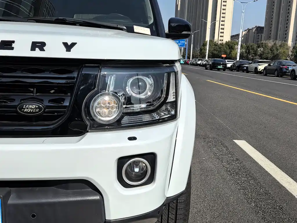 Land Rover Discovery 2015 — фото 21