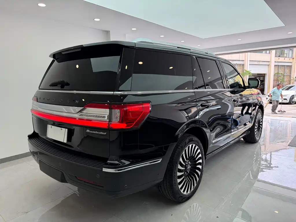 Lincoln Navigator 2020 — фото 12