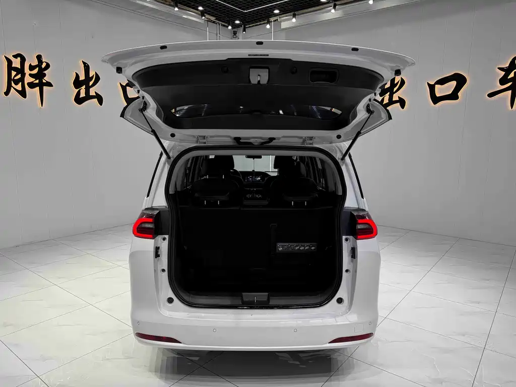 GAC Trumpchi M6 2022 — фото 17