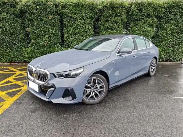 BMW i5 2024