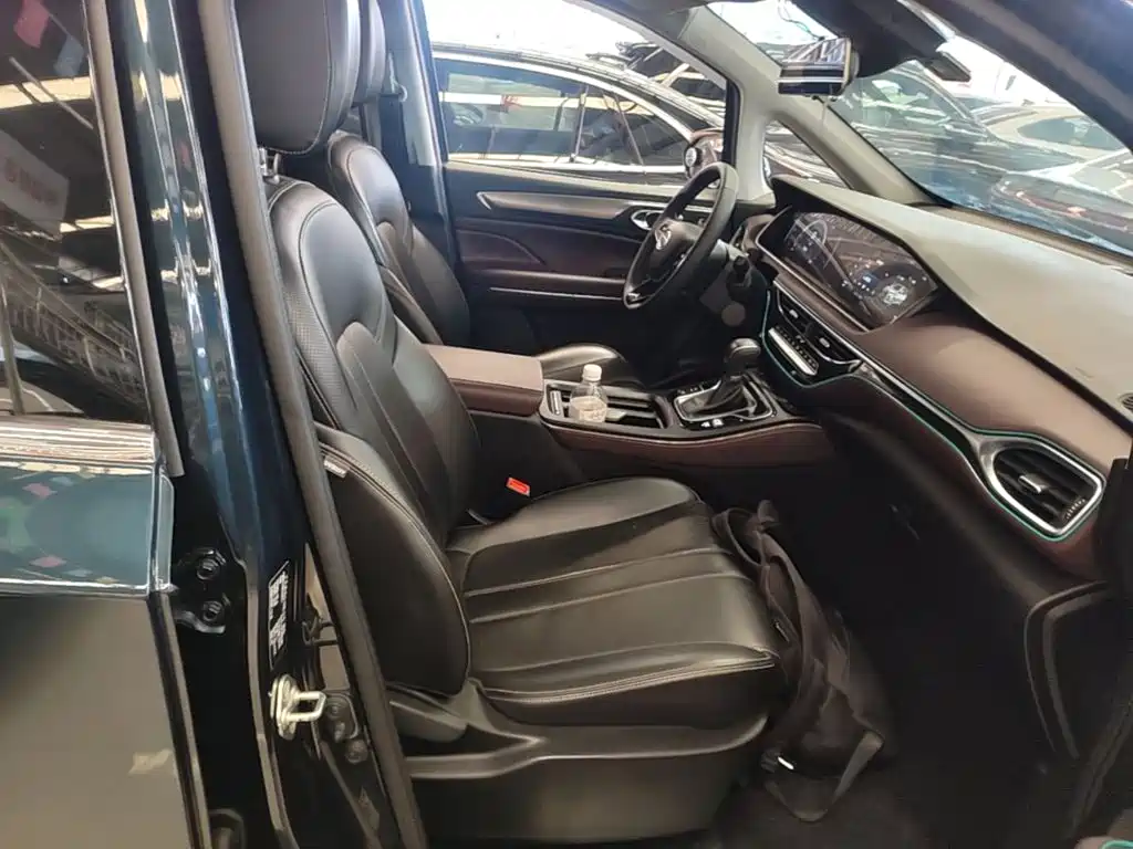 GAC Motor Trumpchi M6 2022 — фото 25