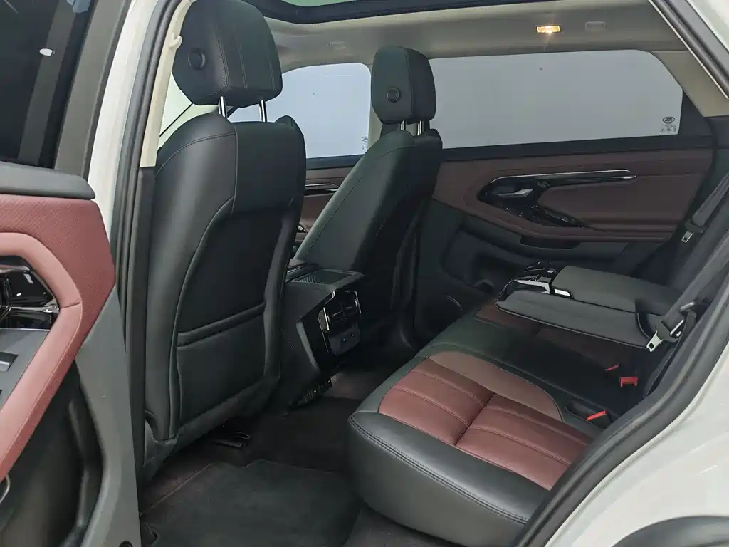 Land Rover Evoque 2022 — фото 9