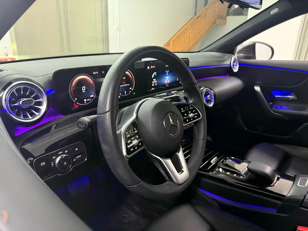 Mercedes-Benz A-Class 2022 — фото 11