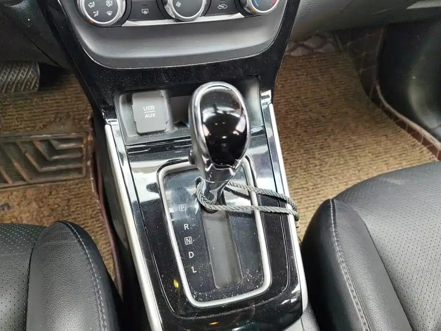 Nissan Sylphy 2018 — фото 16