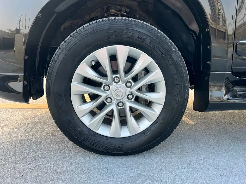 Lexus GX 2015 — фото 19