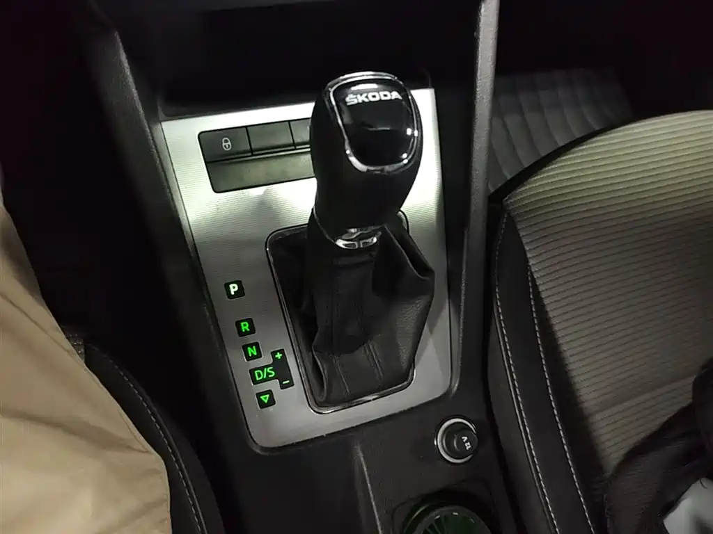 Skoda Octavia 2017 — фото 21