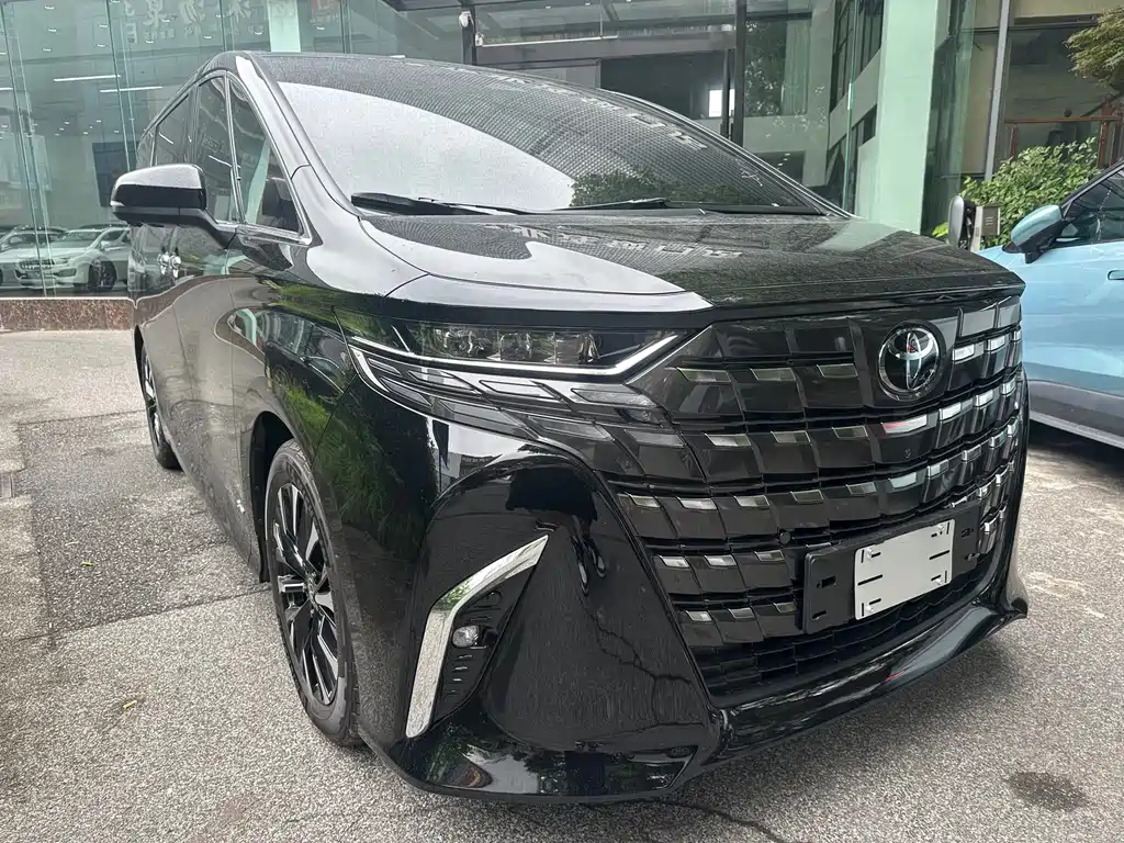 Toyota Alphard — фото 3