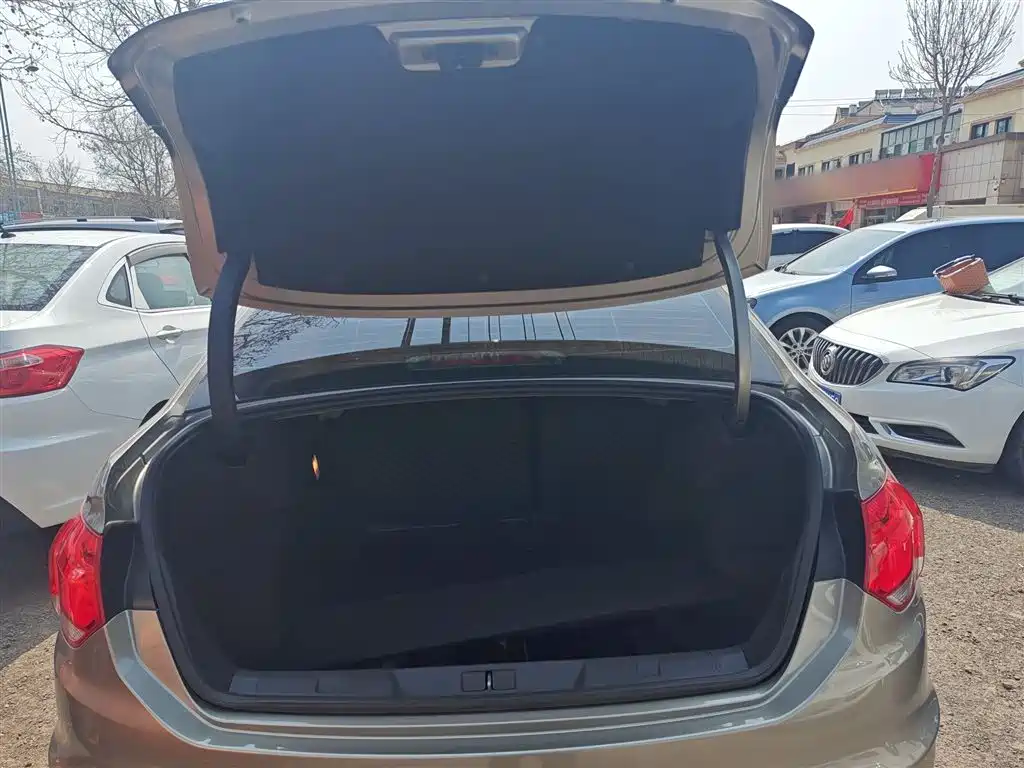Citroen C4L 2015 — фото 19