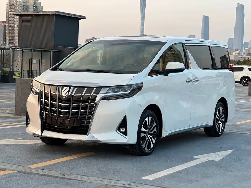 Toyota Alphard 2018 — фото 1