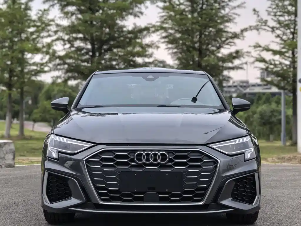 Audi A3 2021 — фото 2