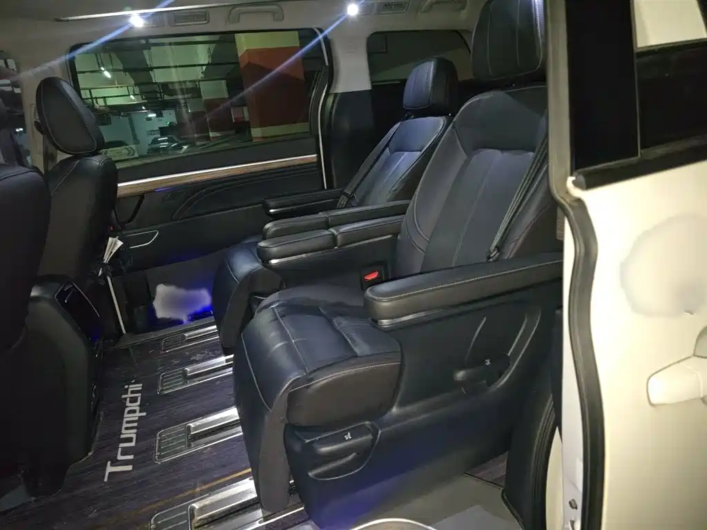 GAC Motor Trumpchi M8 2022 — фото 15