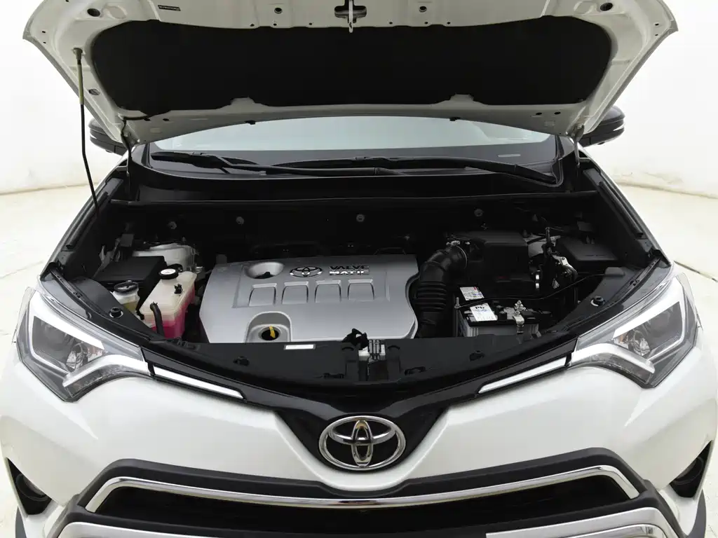 Toyota RAV4 2019 — фото 8