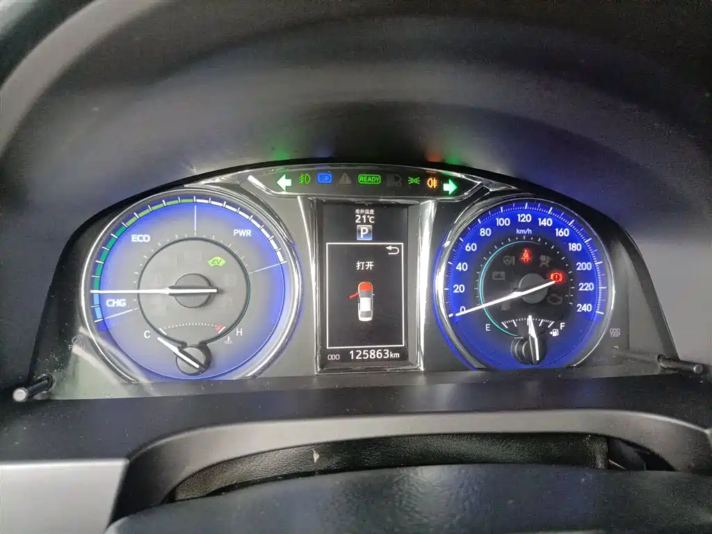 Toyota Camry 2017 — фото 8
