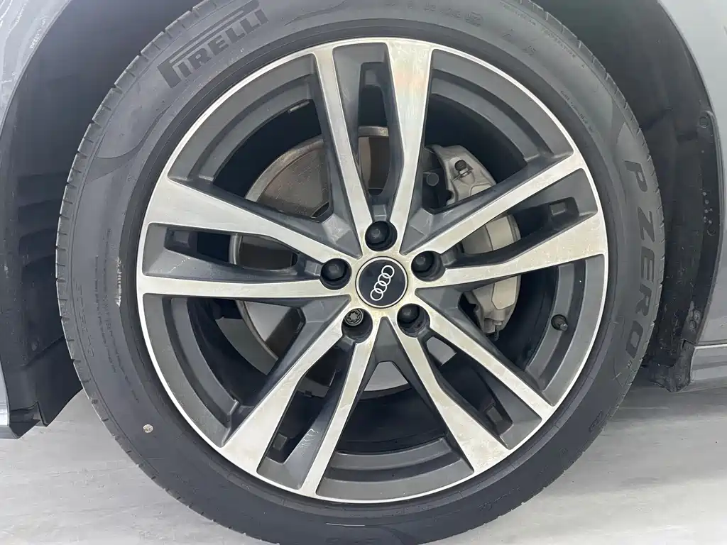 Audi A6L 2022