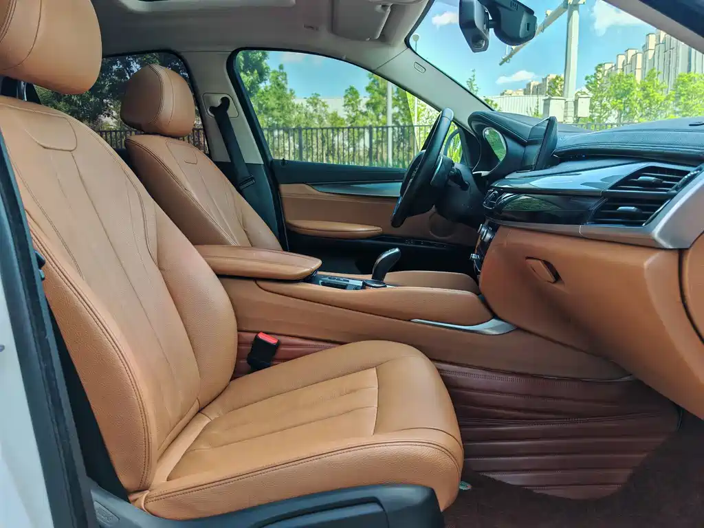 BMW X6 2015 — фото 19