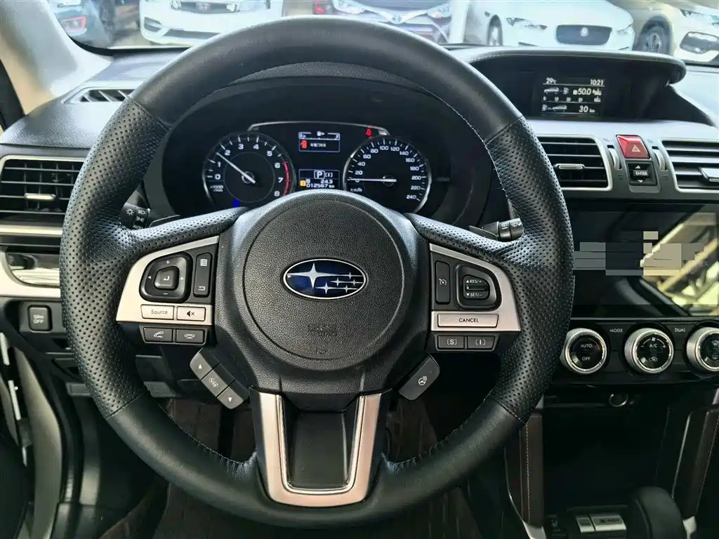 Subaru Forester 2017 — фото 10