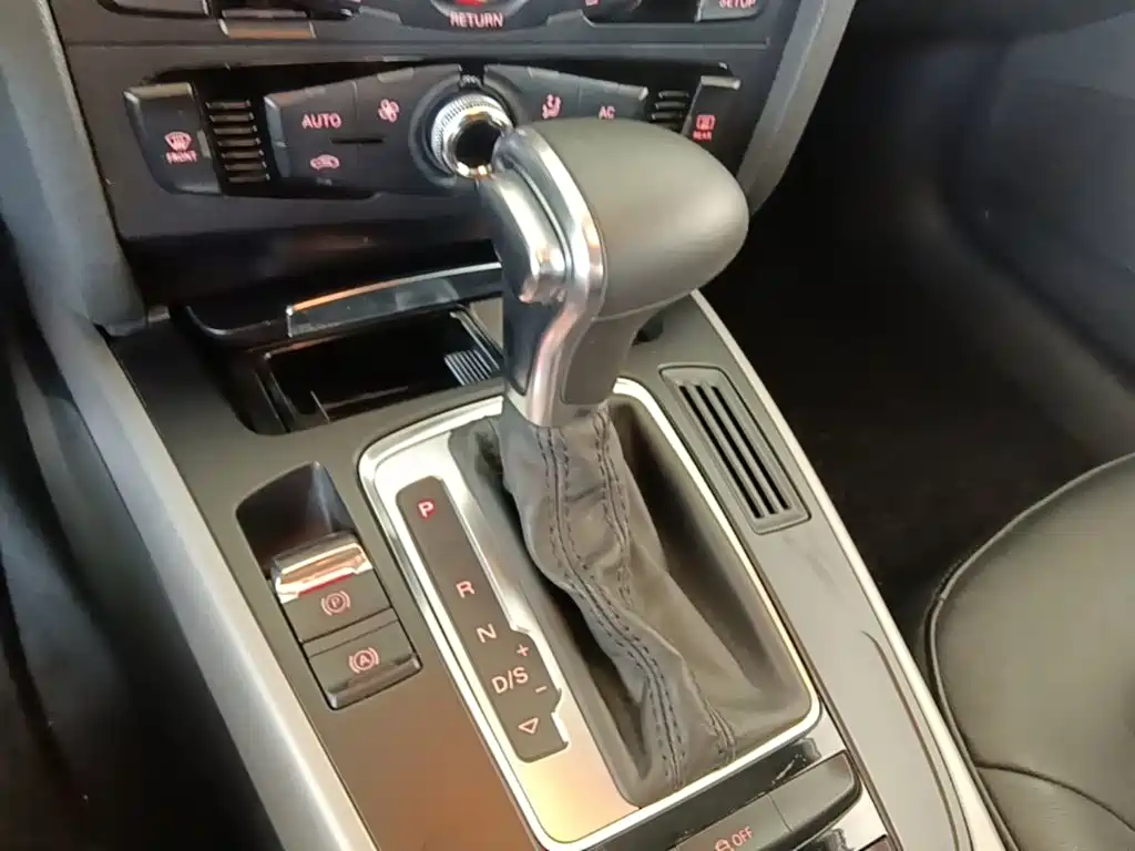 Audi A4L 2014 — фото 14