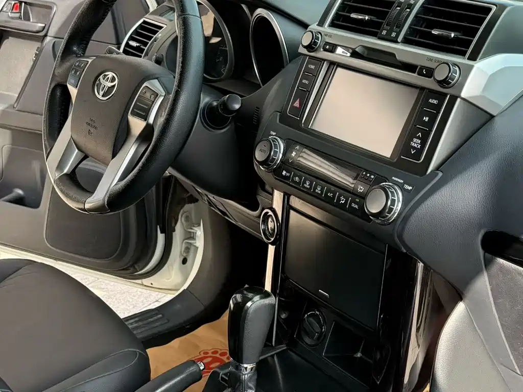 Toyota Prado 2017 — фото 16