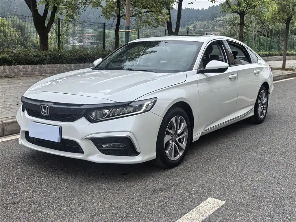 Honda Inspire 2021 — фото 1