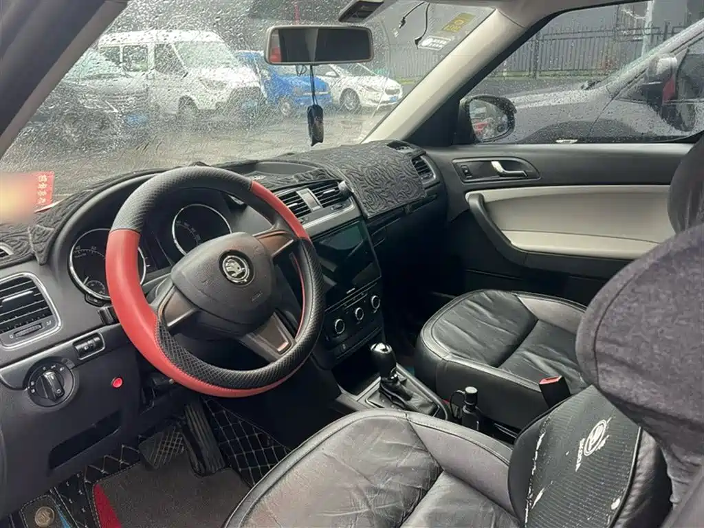 Skoda Yeti 2016 — фото 18