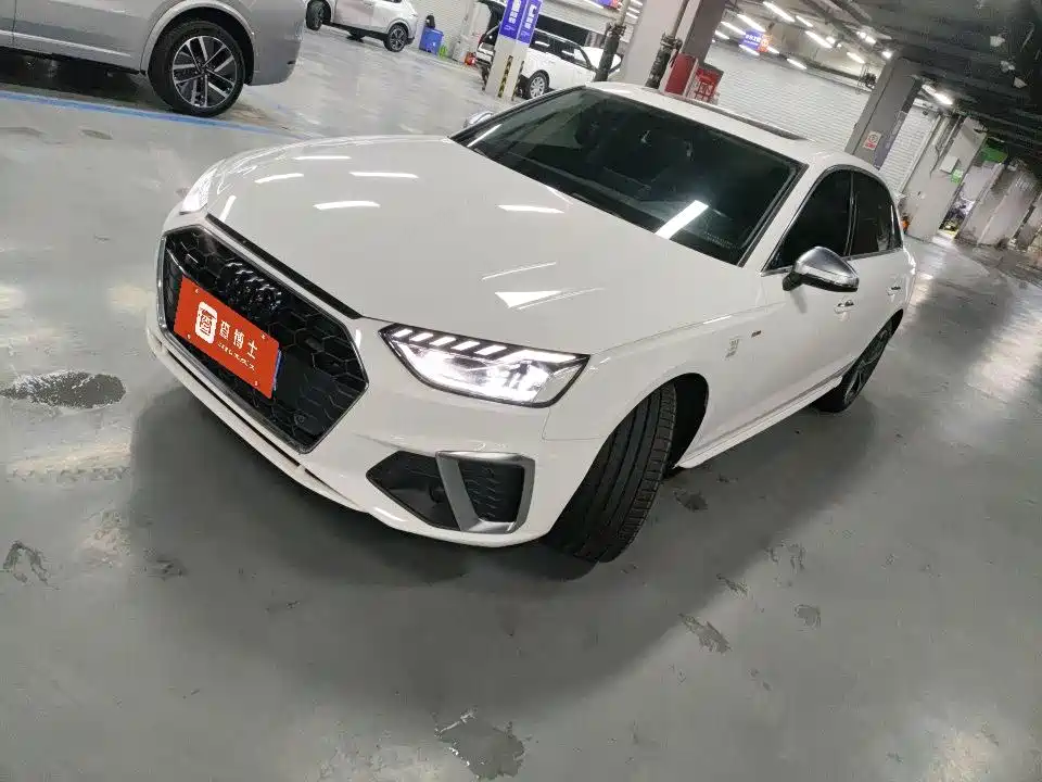 Audi A4L 2021