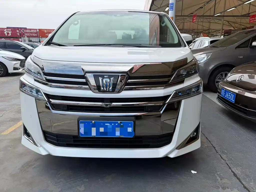 Toyota Vellfire 2022 — фото 2
