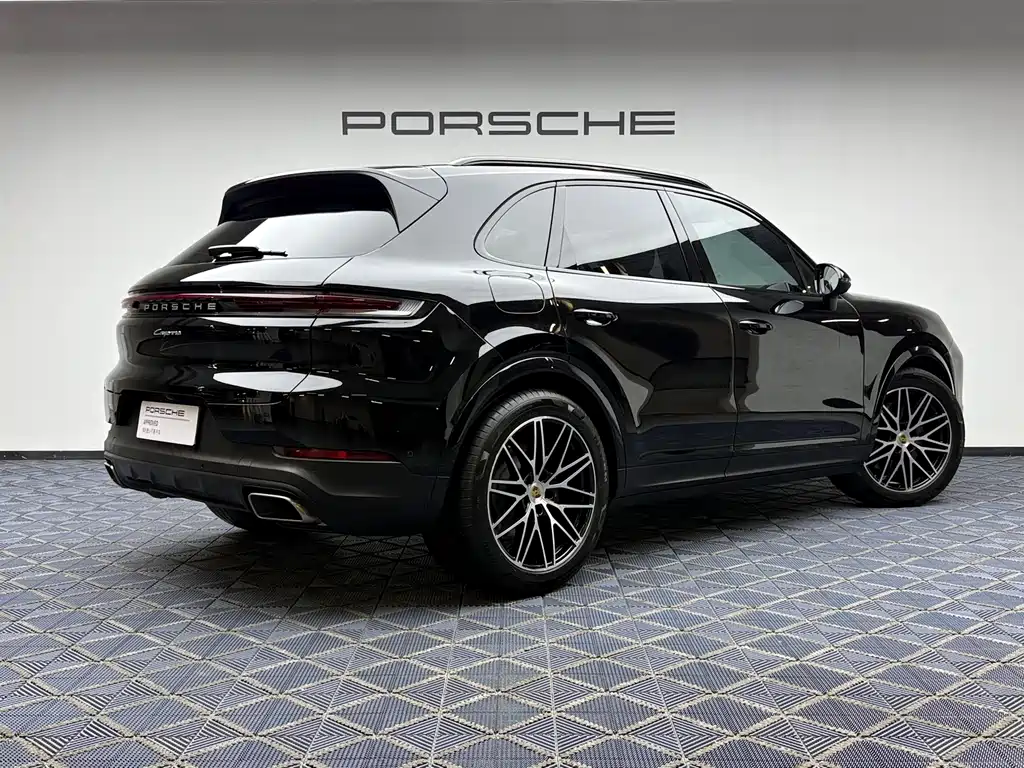 Porsche Cayenne 2025