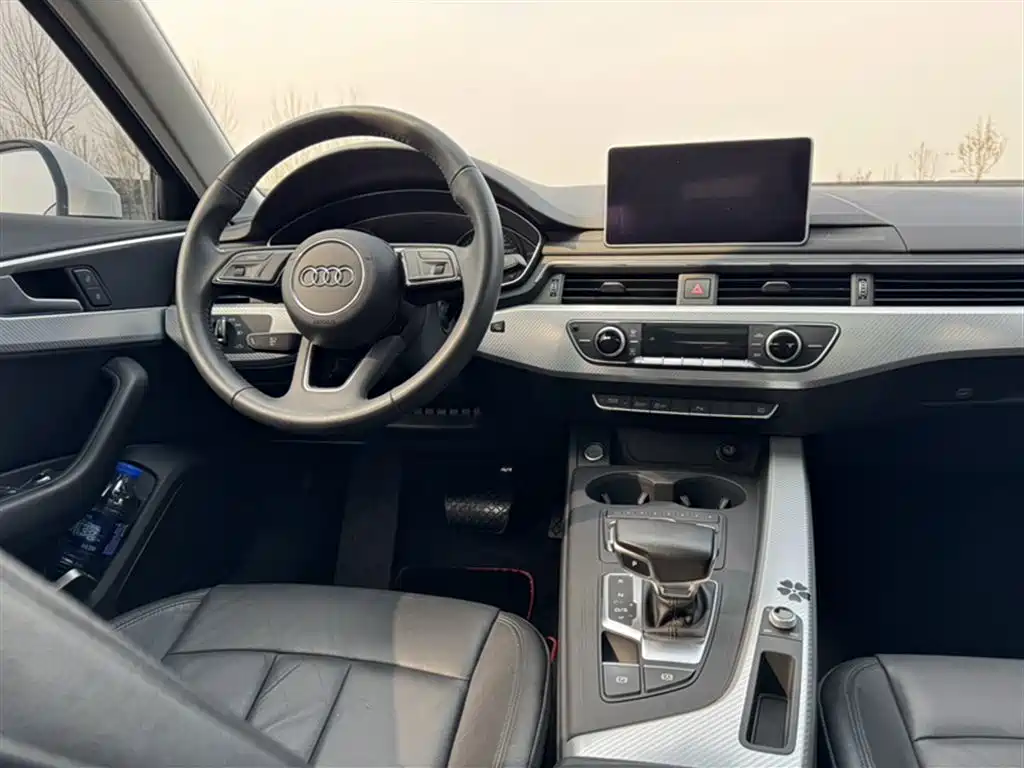 Audi A4L 2017 — фото 12