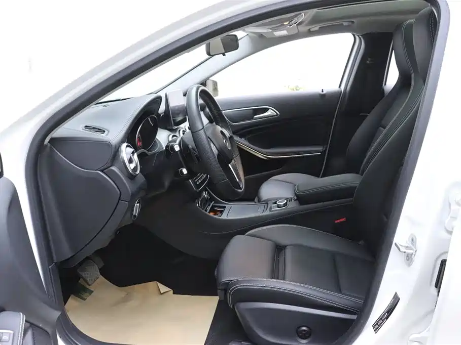 Mercedes-Benz GLA 2016 — фото 14