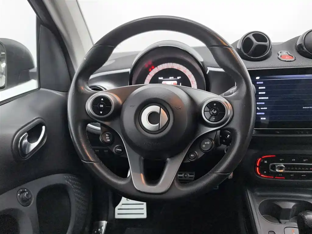 smart Fortwo 2018 — фото 11