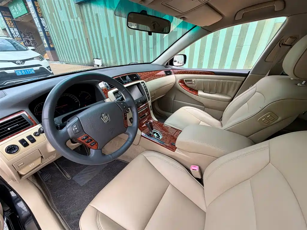 Toyota Crown 2005