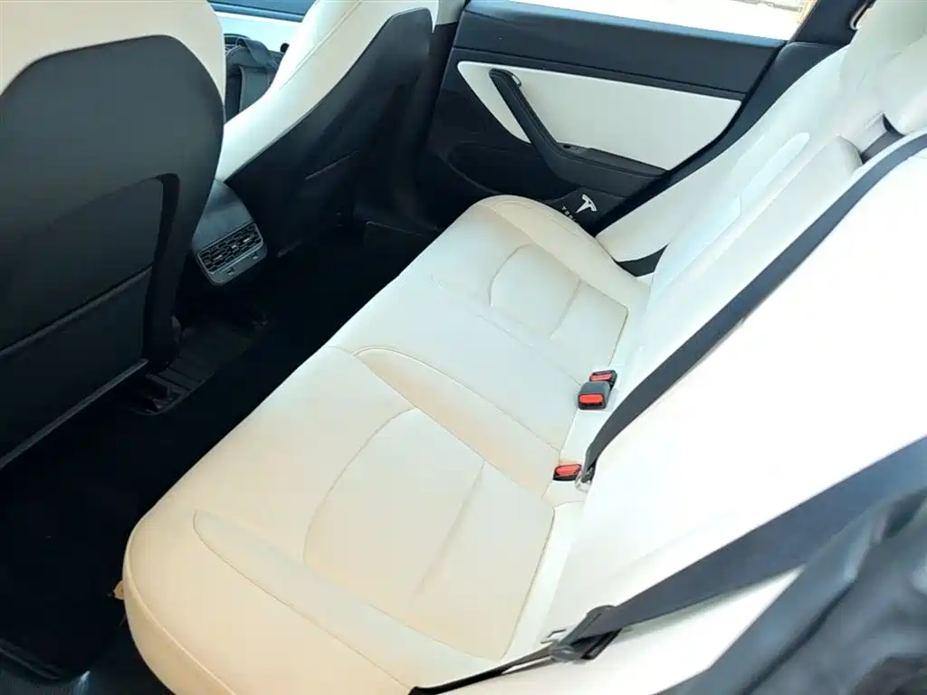 Tesla Model 3 2019 — фото 17