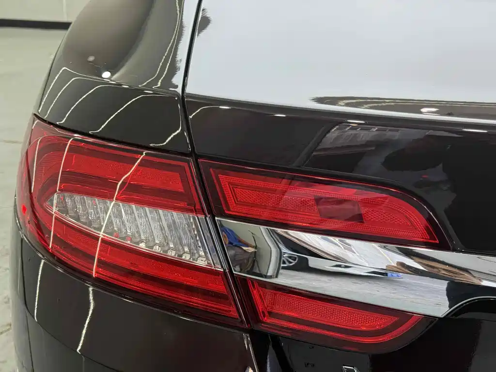 Jaguar XF 2014 — фото 27