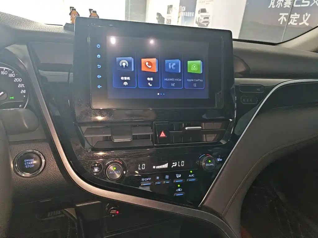 Toyota Camry 2023 — фото 13