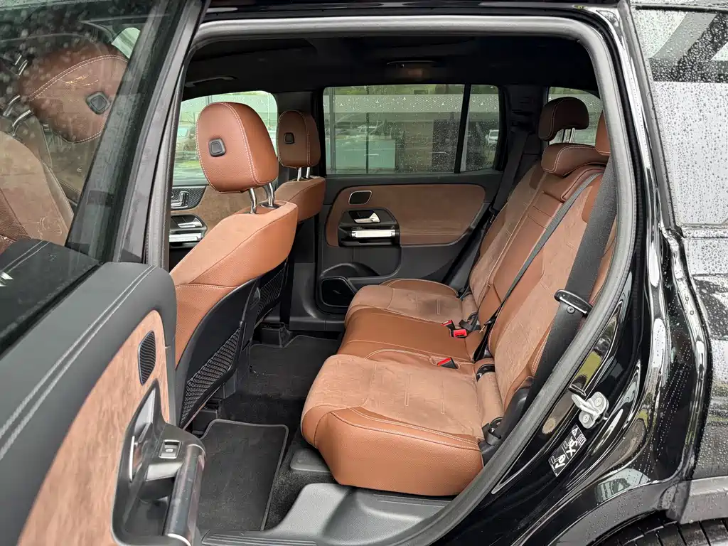 Mercedes-Benz GLB AMG 2025 — фото 8