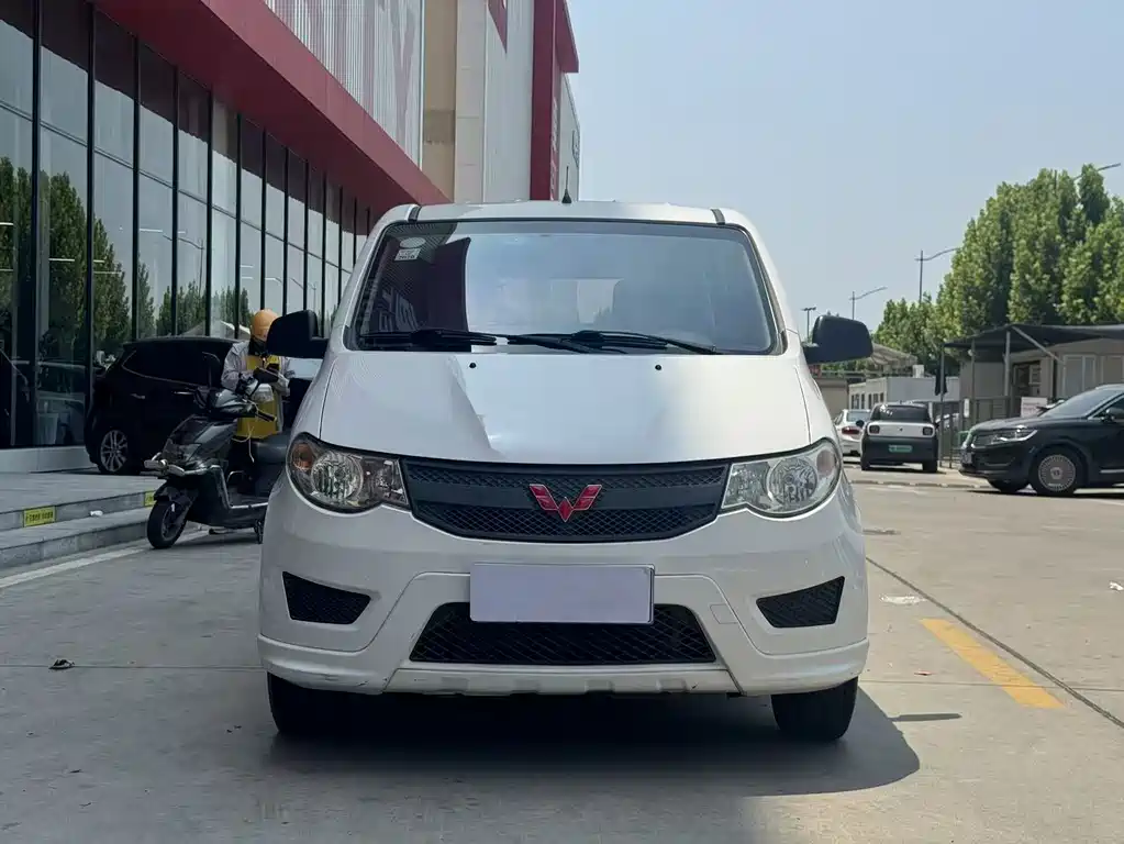 Wuling Hongguang 2018