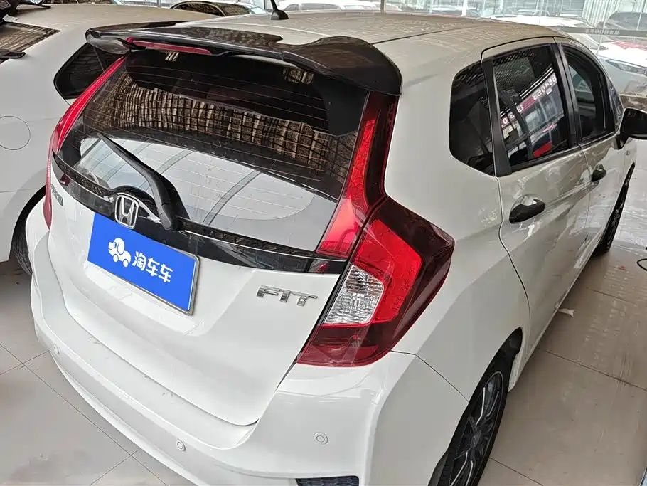 Honda Fit 2016 — фото 3