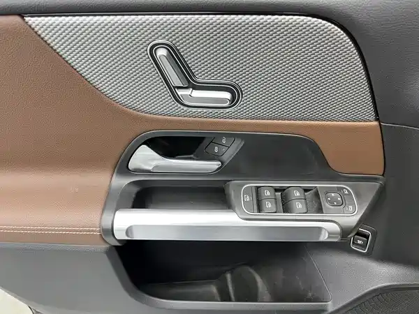 Mercedes-Benz GLB 2024