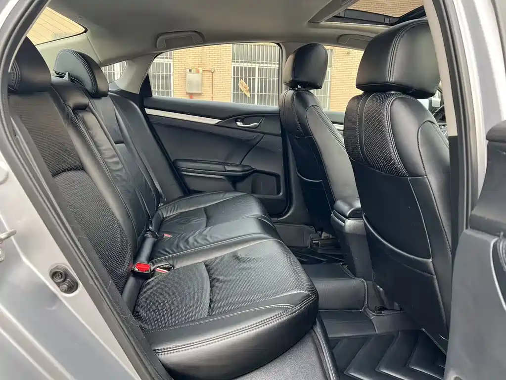 Honda Civic 2019 — фото 13