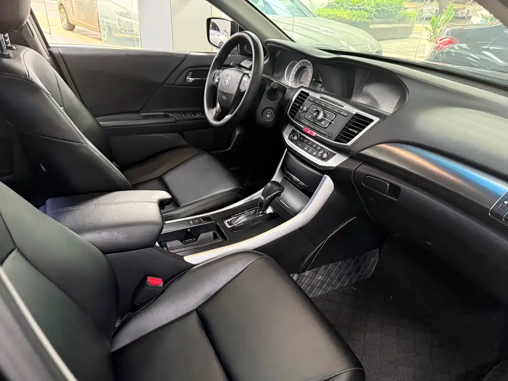 Honda Accord 2015 — фото 12