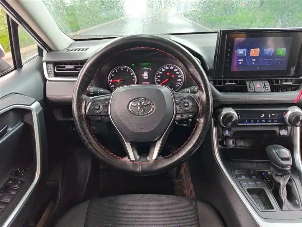 Toyota RAV4 2023 — фото 11